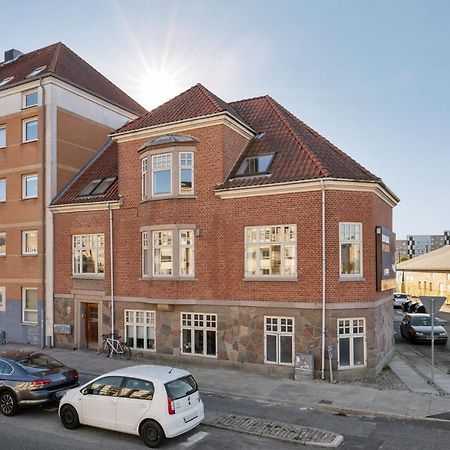 Bath Tub Penthouse In The City Ольборг Экстерьер фото