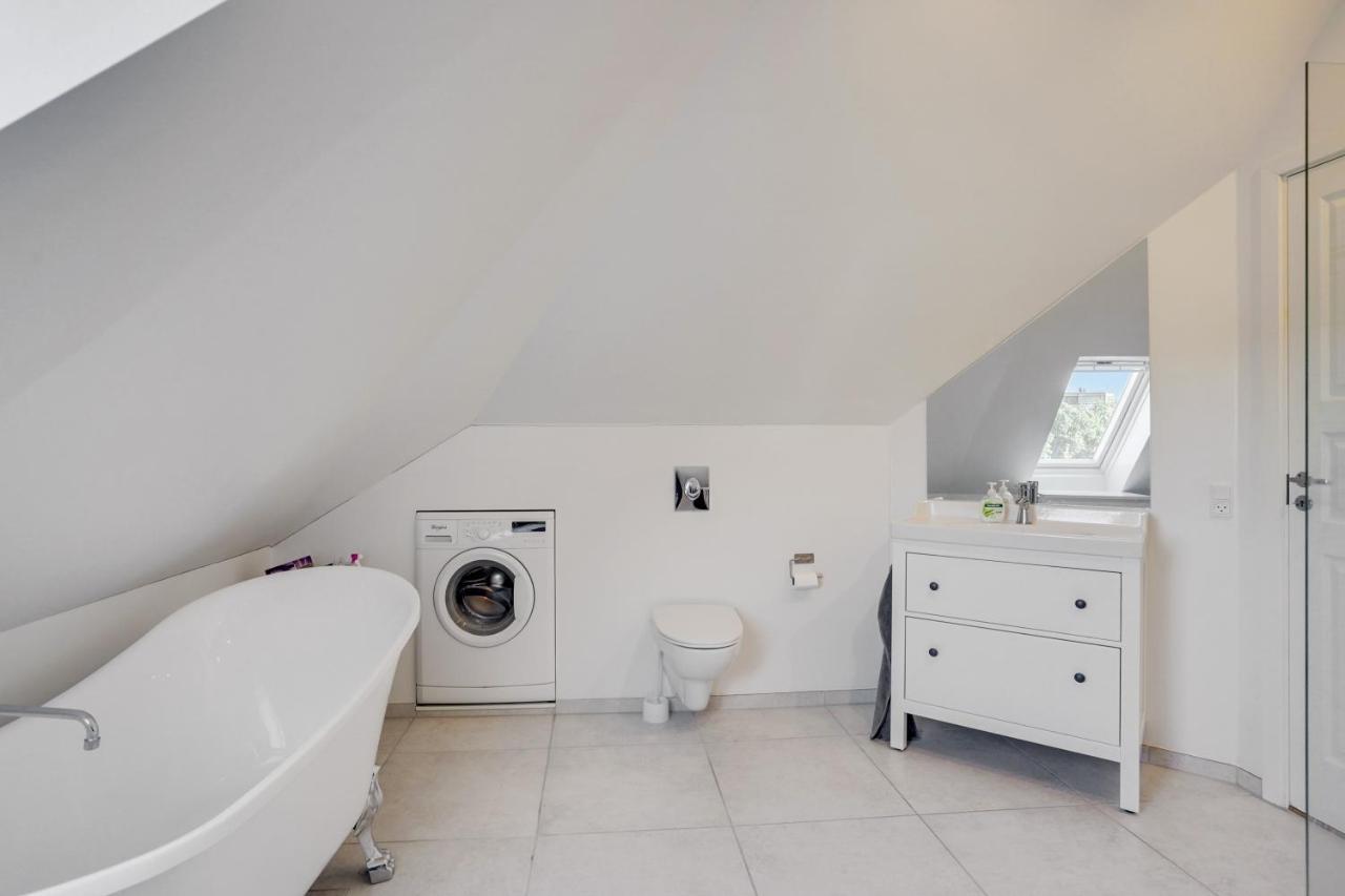 Bath Tub Penthouse In The City Ольборг Экстерьер фото